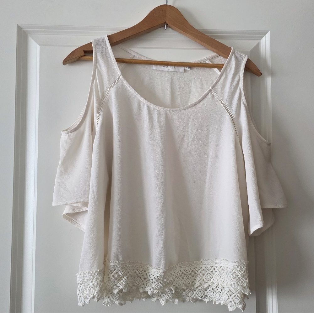 ASTR The Label Boho Crochet Open Shoulder Blouse Off White Womens M Cottage Core - Picture 3 of 7